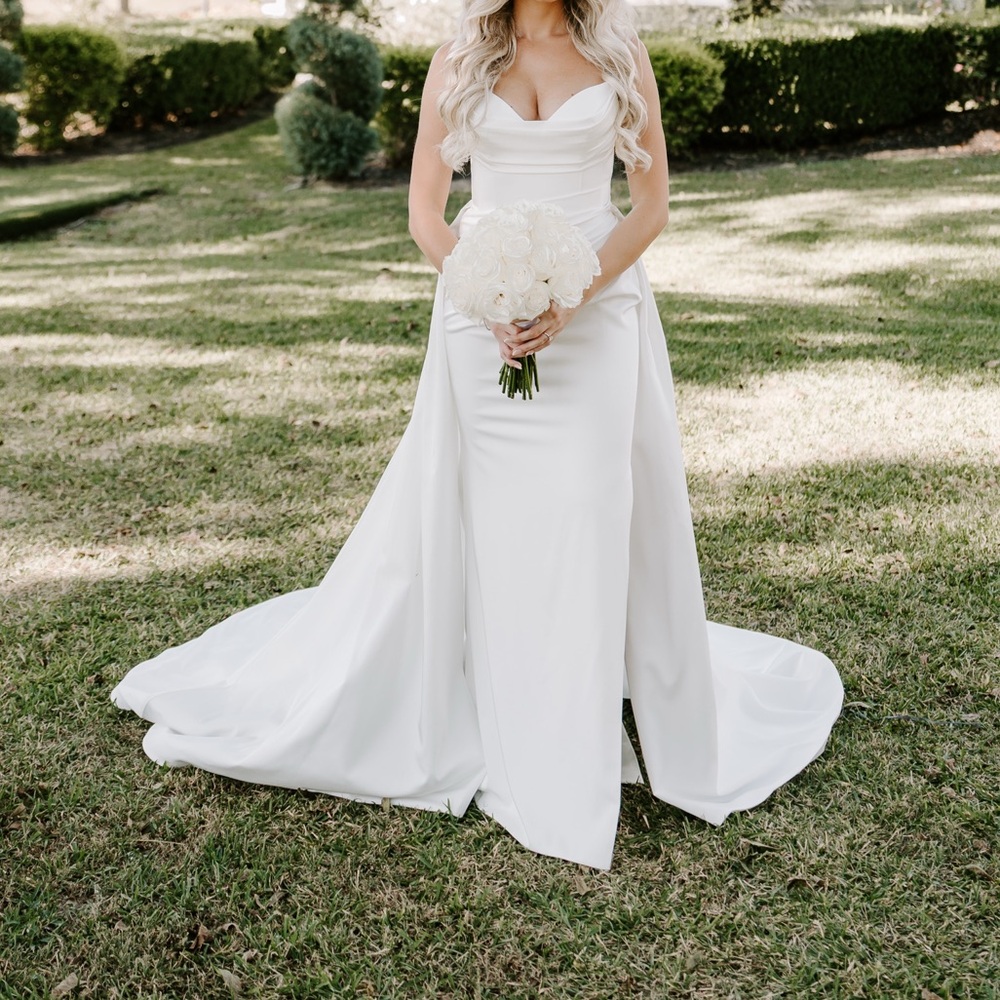 Jane Hill Huntleigh Gown - Picture 3 of 14